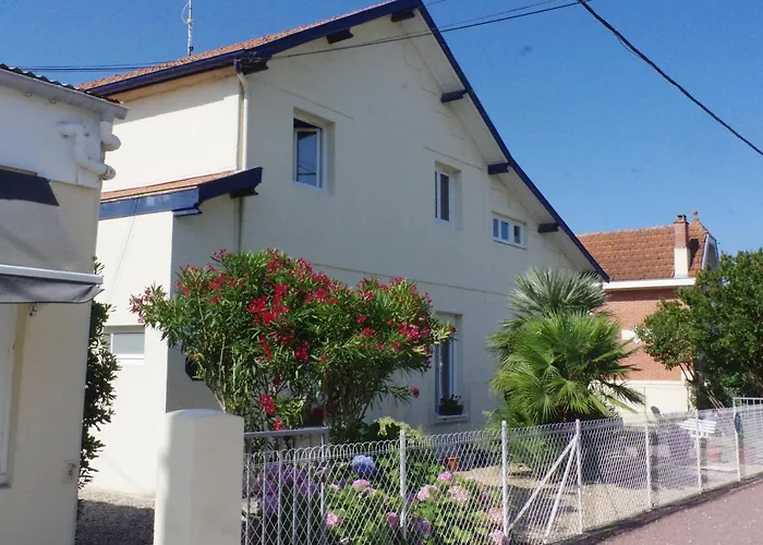 L'arbousier 酒店 滨海苏拉克